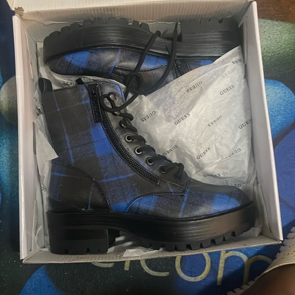 NIB Guess Fearne Blue Black Plaid Combat Boots Womens Size 7.5M NIB - Picture 1 of 3